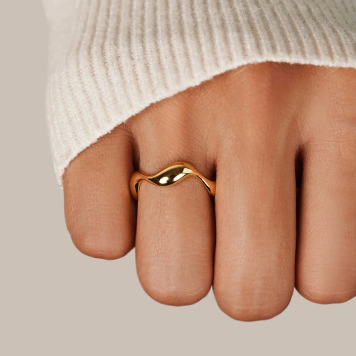 Bague ondulée dorée