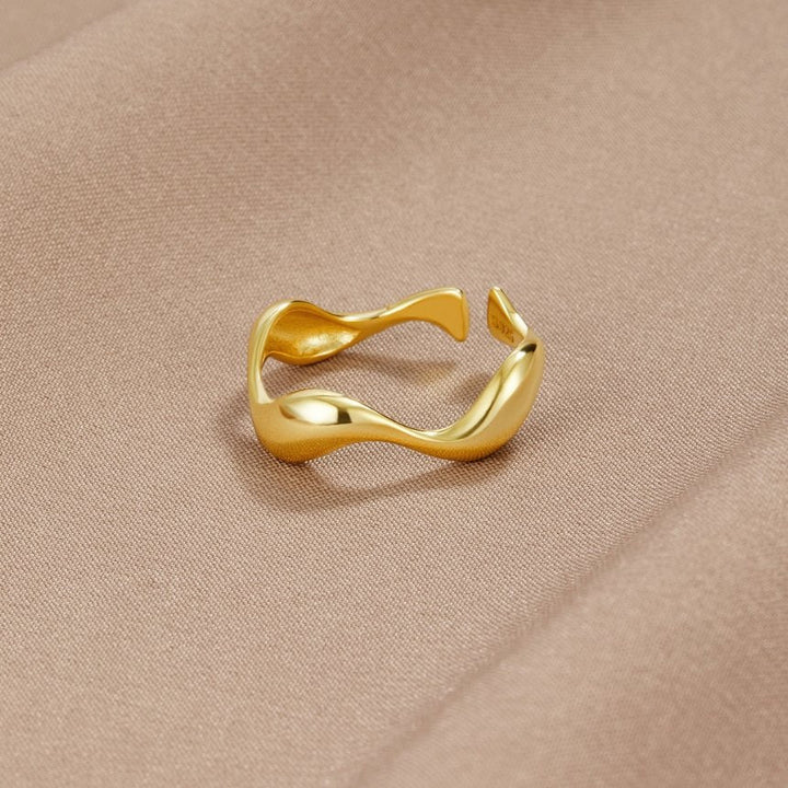 Bague ondulée dorée