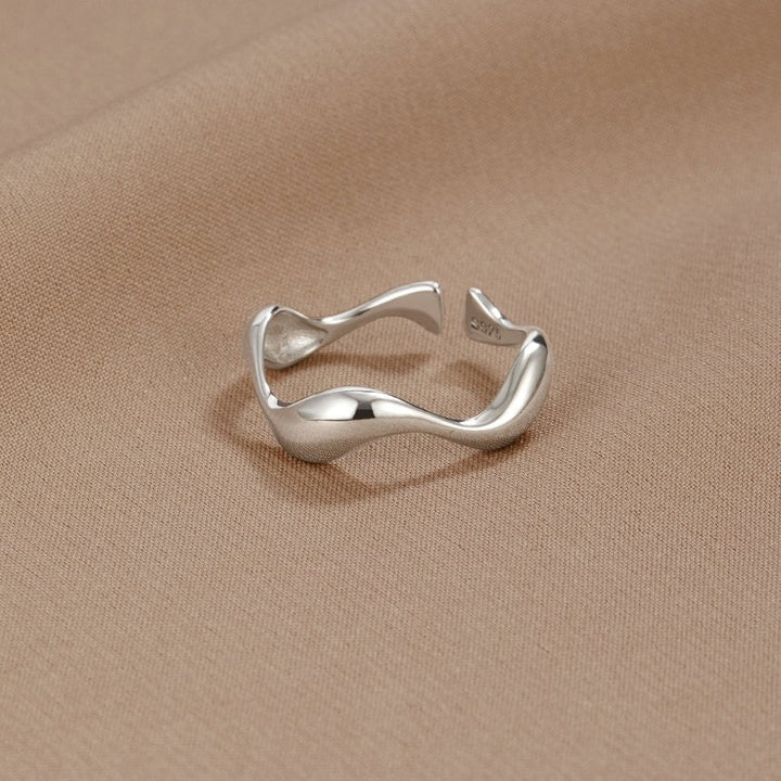 Anneau Ajustable en Argent avec Motif de Vague