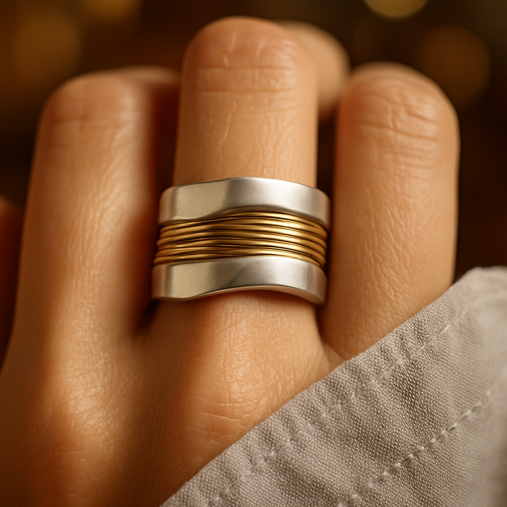 Bague en Argent avec Fils Dorés