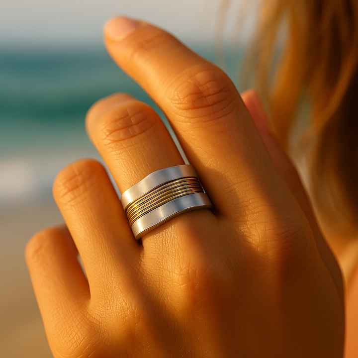 Bague en fils argentés et dorés