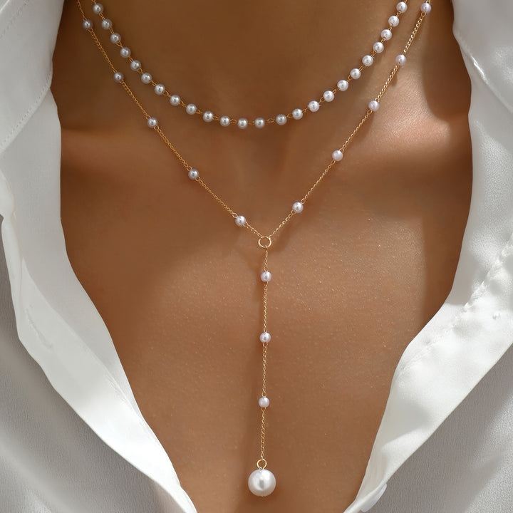 Perles en Cascade – Collier à Pampilles Vintage