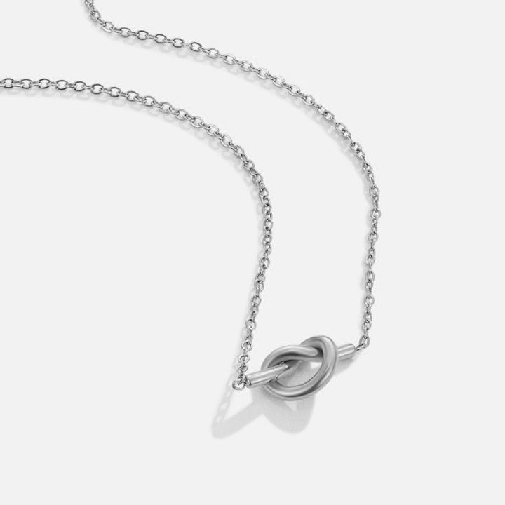 Collier en argent Adela en forme de nœud