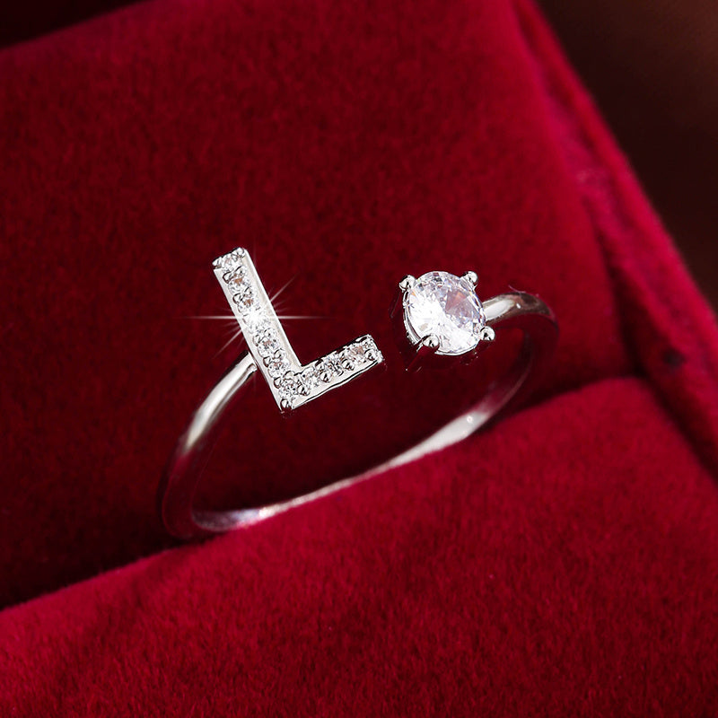 Lettera – Initiale Gravée dans la Lumière