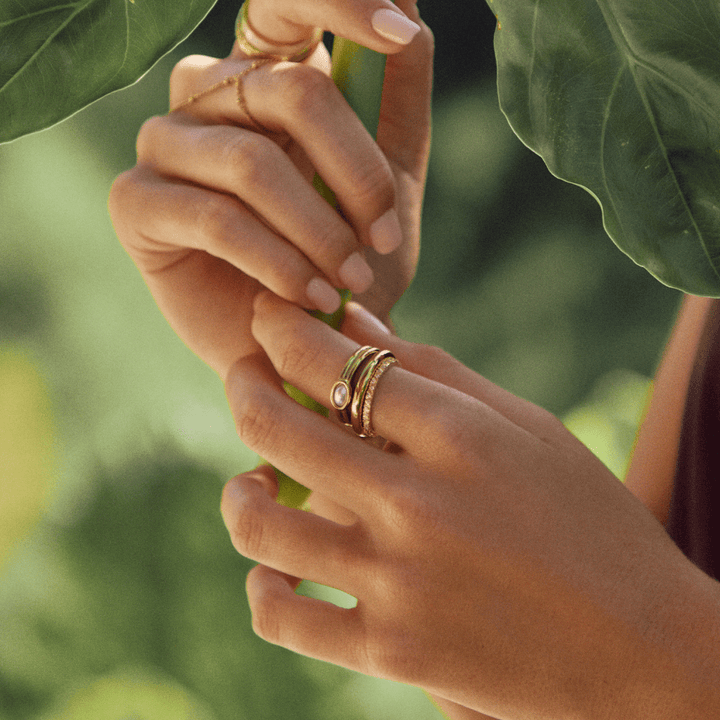 Bague chunky avec perles dorées