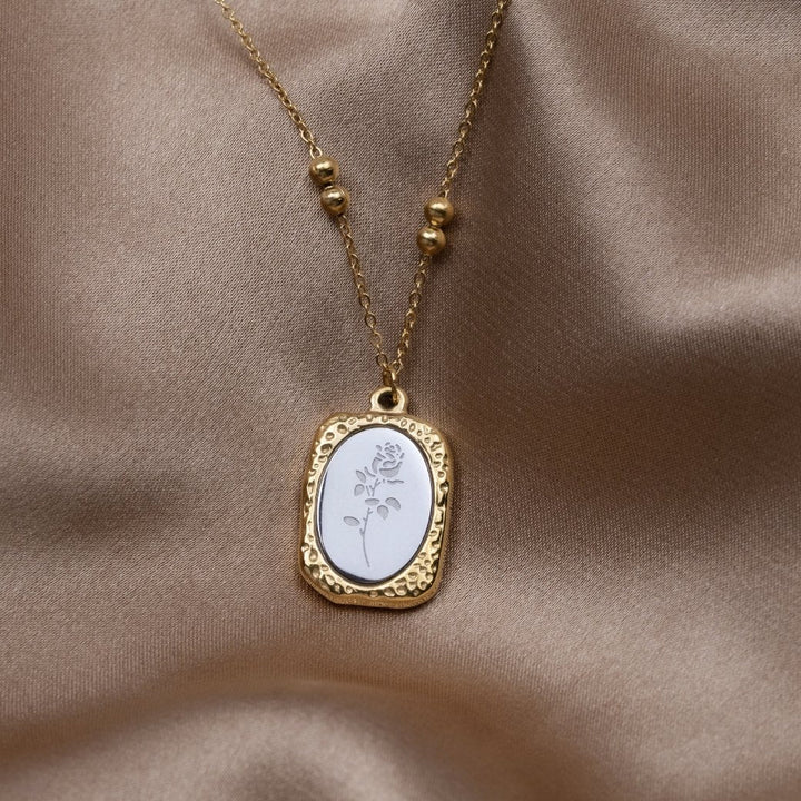 Delicate Rose d'Amour Necklace