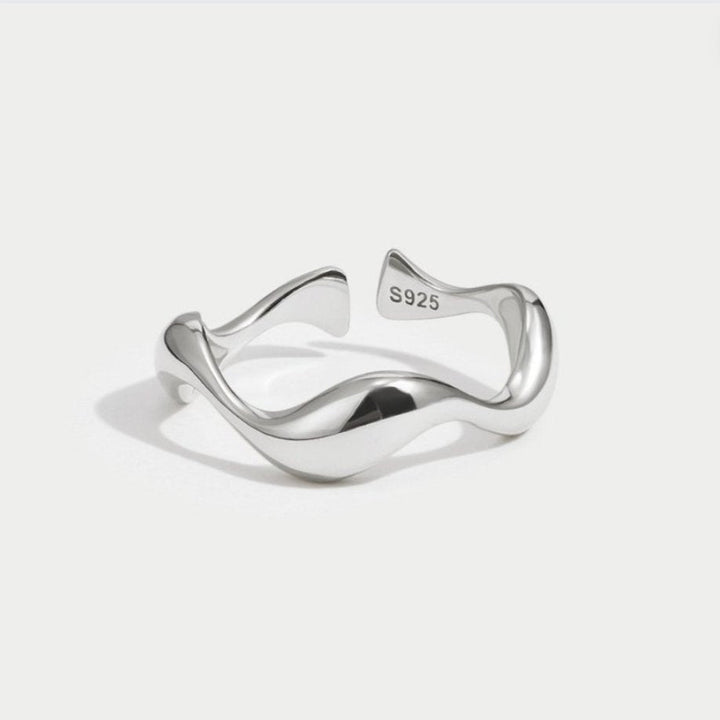 Anneau Ajustable en Argent avec Motif de Vague