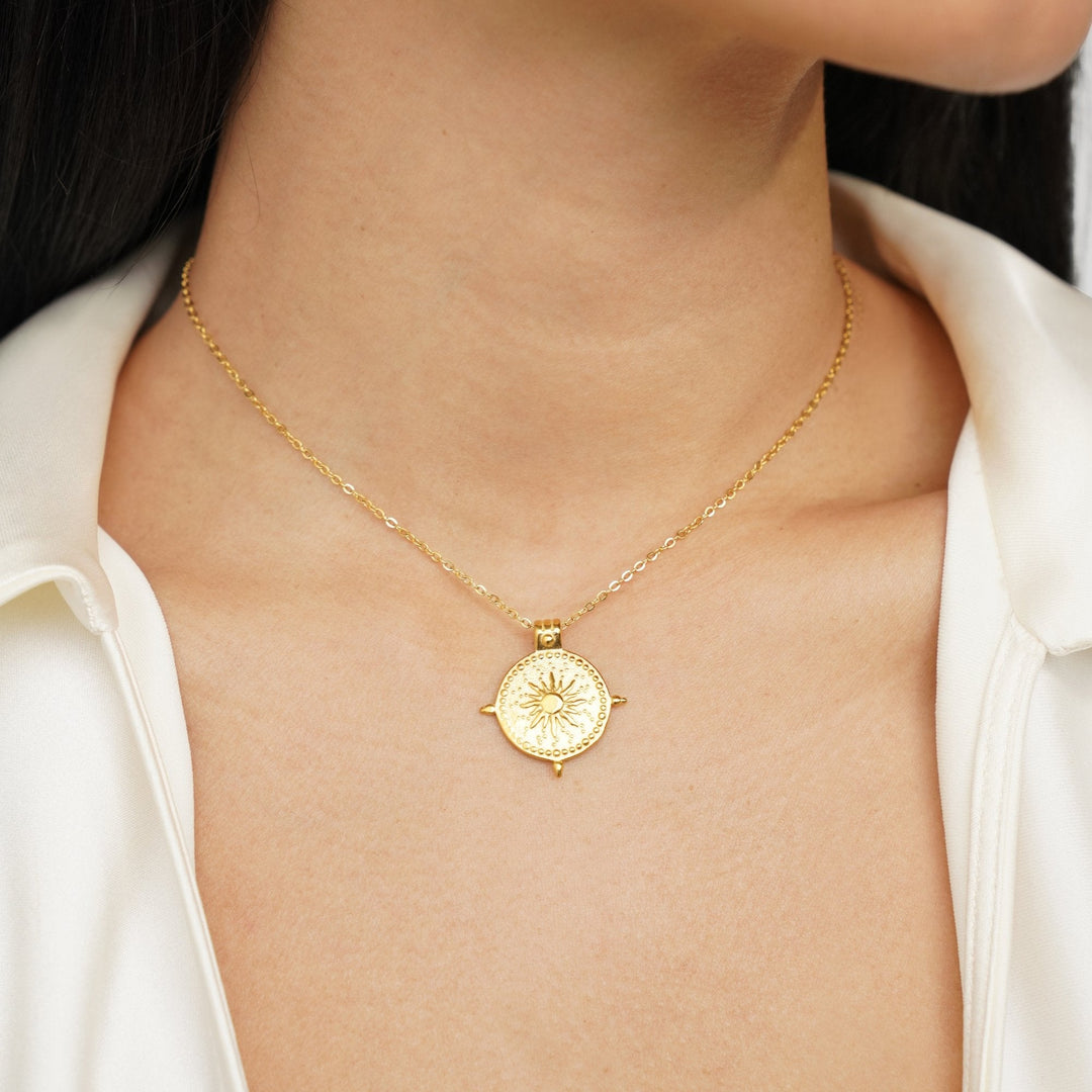 Collier doré de l'été